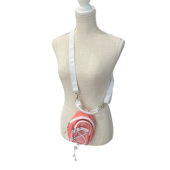 Universal Studios Coral White Zip Mini Day Backpack Crossbody Waist Belt - Picture 1 of 15
